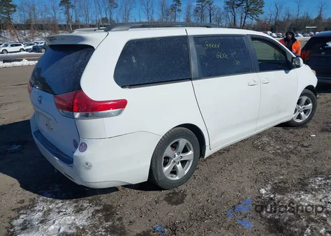 2011 Toyota Sienna Le V6 from USA, damaged, VIN 5TDKK3DC2BS126708